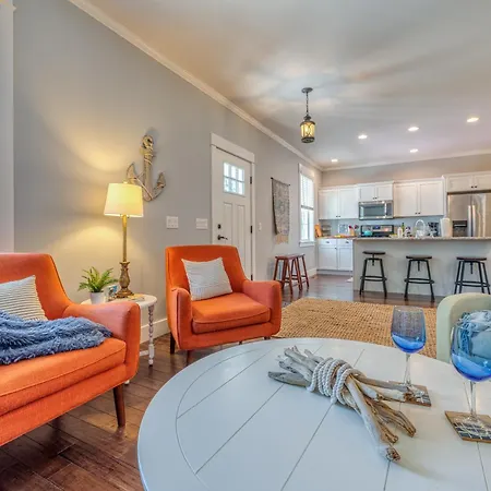 Lake Escape Cottage Located 5 Blocks To Lake Michigan With Blue Stairs Beach Access